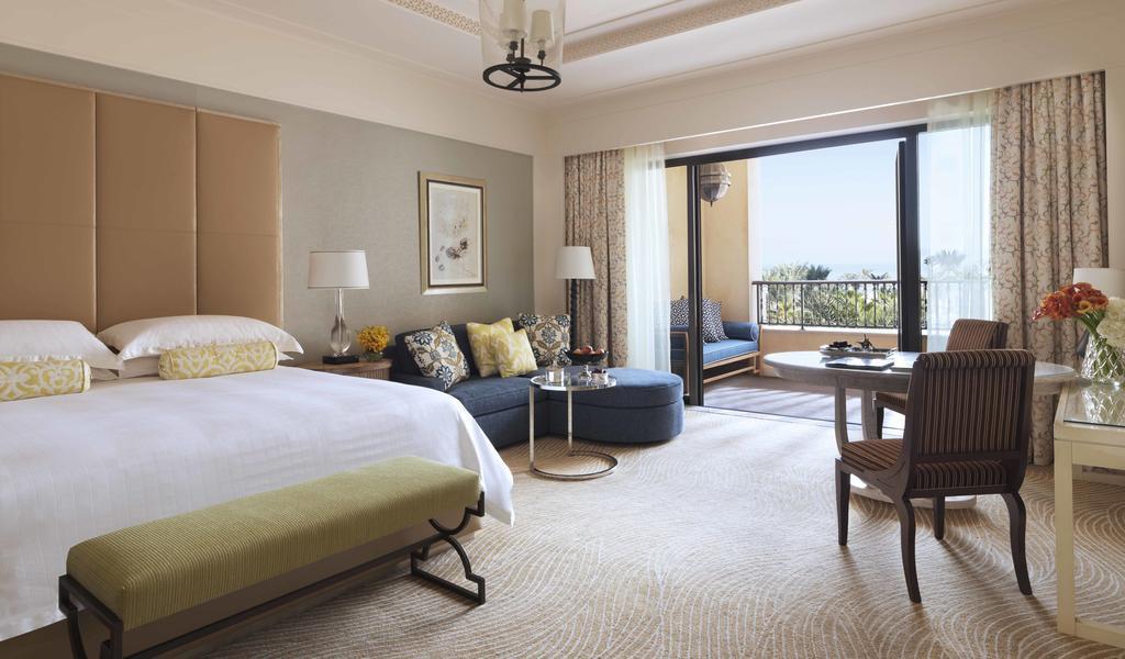 Chambre Lit King-Size Deluxe - Vue sur Complexe Hôtelier