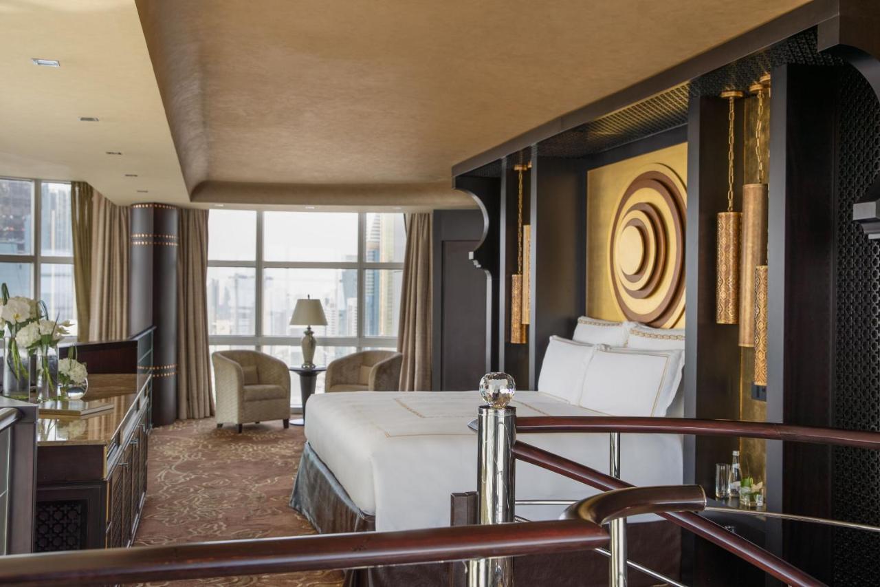 Suite Royale avec Vue sur Panorama Urbain, Transferts Aéroport, Connexion Directe au Musée du Futur, Petit-Déjeuner Gratuit, Goûter Signature, Apéritif, Rafraîchissements sans Alcool et Canapés