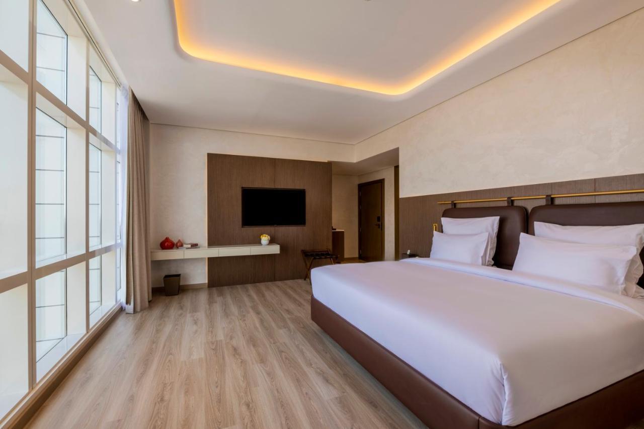 Chambre Lit King-Size Supérieure avec Vue sur Ville (Navette Gratuite pour la Plage, Mall & Metro Station)