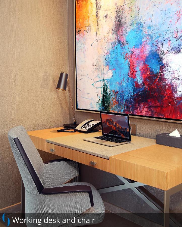 Chambre Lits Jumeaux Premium - Transferts de Luxe Gratuits vers la Plage de Jumeirah et le Centre Commercial Mall of Emirates