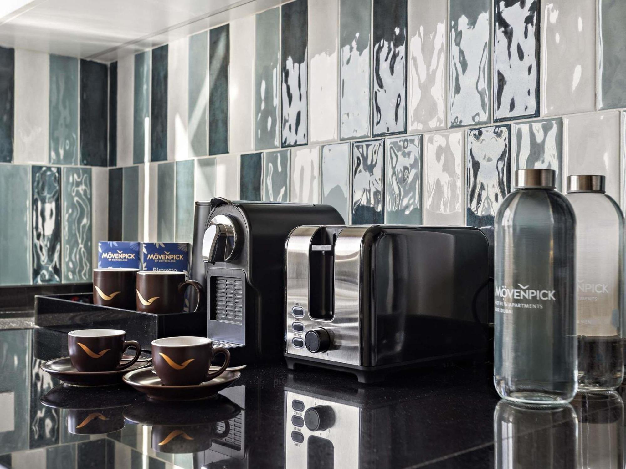 One-Bedroom Apartment Complimentary Transfer to Kite Beach Dubai Mall or Burj Khalifa