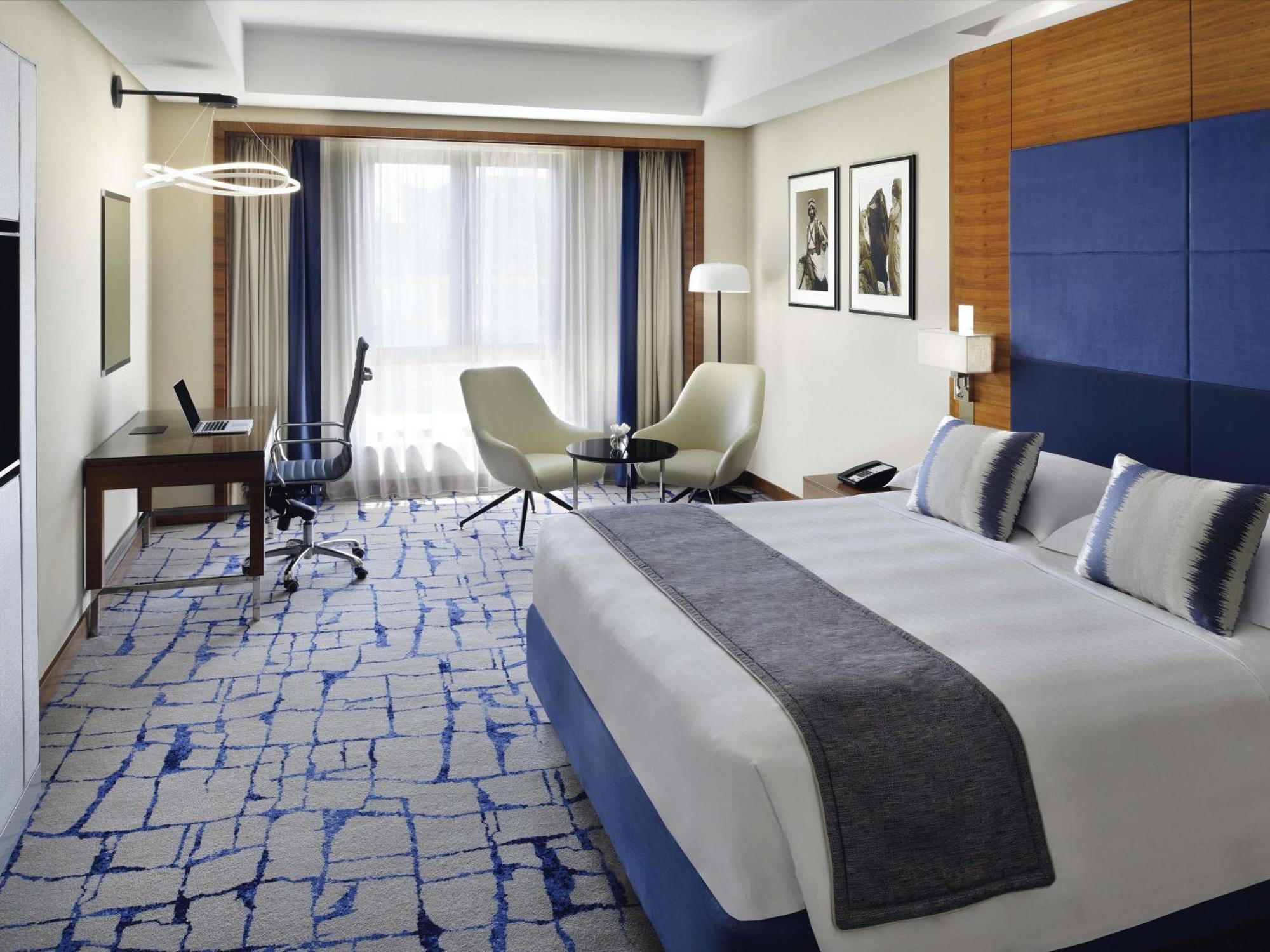 Executive King Room Complimentary Lounge Access
