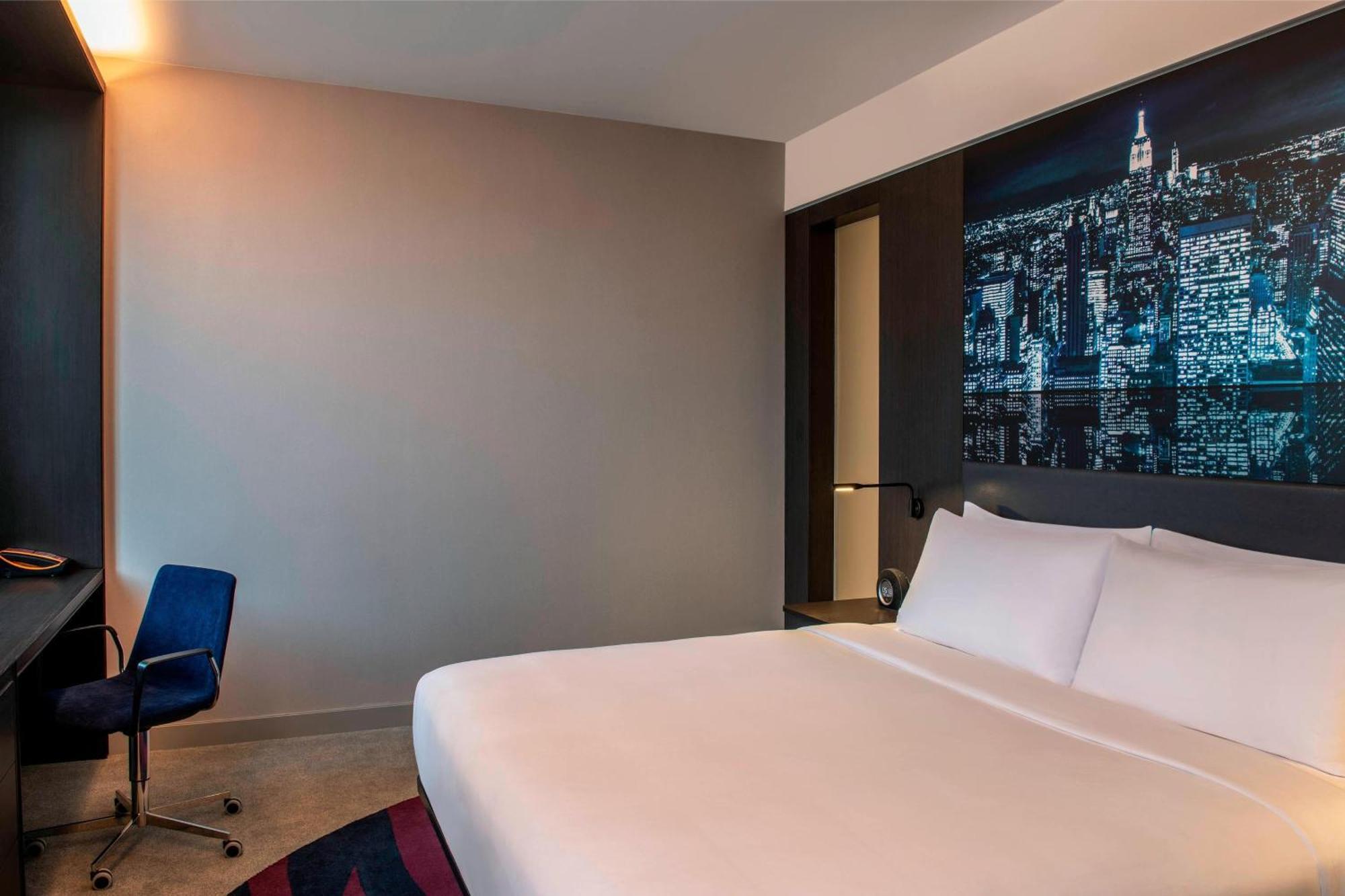 Chambre Lit King-Size Aloft - Vue sur Ville
